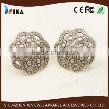 custom classic hollow carved flower shape metal zinc alloy shank button