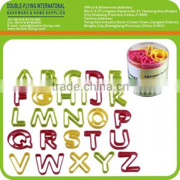 Plastic 26 Alphabet Cookie Cutter Set with Round PVC Tub, Biscuit Cutters, Biscuit Kit