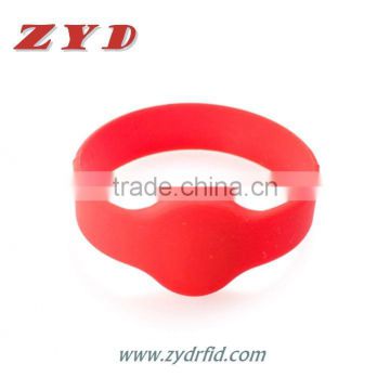 Waterproof silicone RFID wristband with NFC ntag213