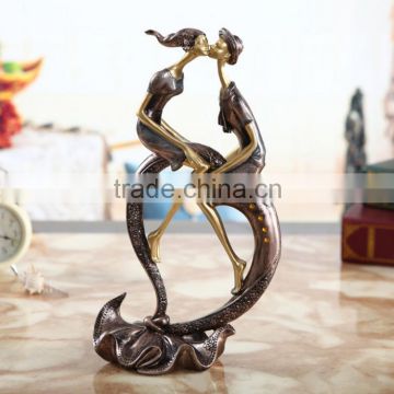 Wedding favor lovers sculpture for wedding gifts, wedding gift ideas lovers kiss statue, wedding accessories for woman