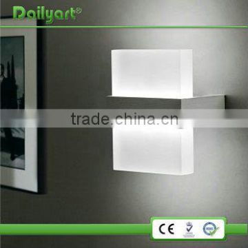 Plastic CE RoHs half moon glass wall light for wholesales