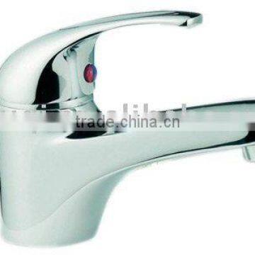 Single handle faucet