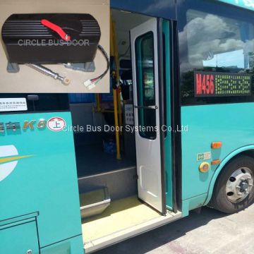 Emergency release and anti-clamping electric folding bus door pump