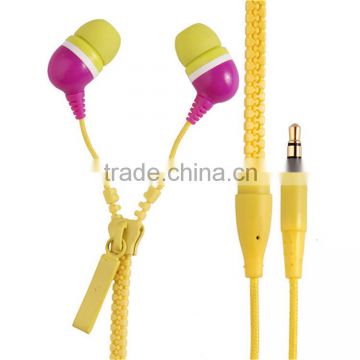 Free style design zipper style cable plastic in-ear earphone with stereo sound effect