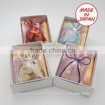 Pouch-type car fragrance bag made in Japan for wholesale, handmade fragrance sachet, scented sachet