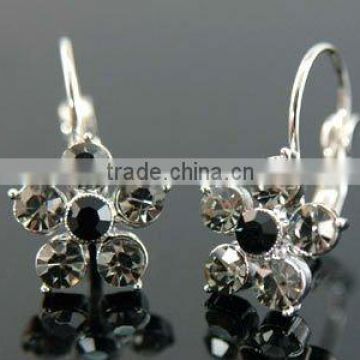 Black Flower Earrings use Austrian Crystal Earrings CSE055