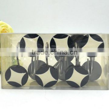 Round white and black pattern Polyresin bathroom Shower curtain hooks