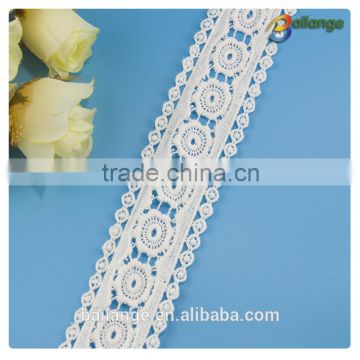 2016 Guangzhou made high quality embroidered Chemical trims for clothing
