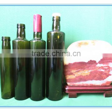 A Variety of Kitchen Cooking Seasoning of Olive Oil Glass Bottle with Drip Hole