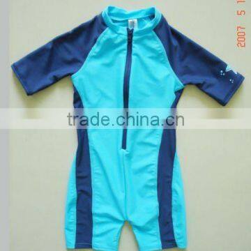 boy's fashionable short sleeve seamed rash guard