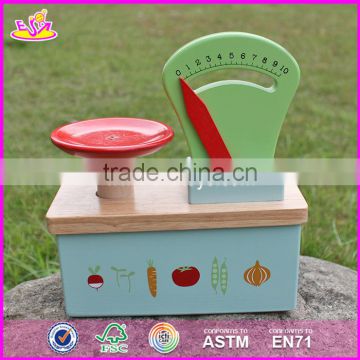 2016 New design children pretend play funny wooden scales toy W10D148