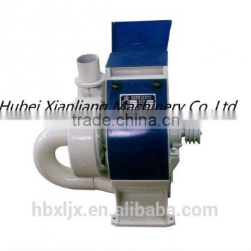 Small grain crusher for animal feed