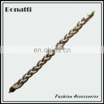 twist shaped aluminum chain with white fabric