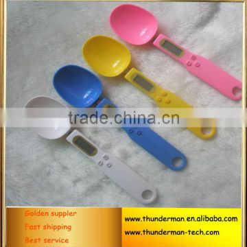 Plastic digital measuring spoon scale