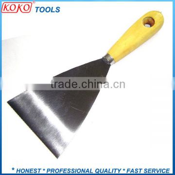 105mm length wooden handle putty knife