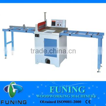 High speed sawing machine for cutting wood