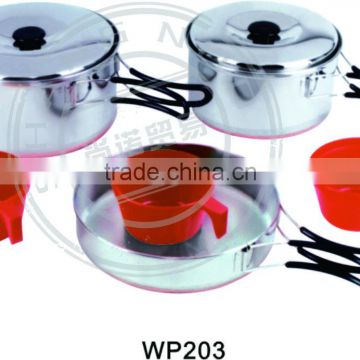 hot Cooking pots and pans and 3 plastic cup for camping