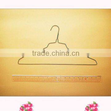 Chinese Gold Tone Big Metal Laundry Wire Hanger (GT-BM18C)