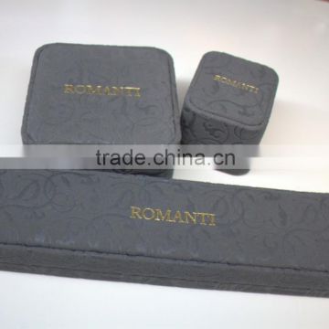 Newest plastic jewerly set boxes covered with embossing suede