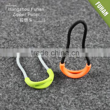 Traveling Bags Popular Circle Design Eco-friendly PVC Zipper Pullers