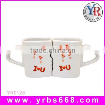 Exquisite Designed Printing Ceramic Couple Mugs With Heart Shaped Handle for Special Gifts