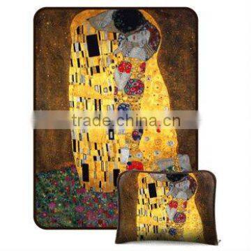 The Kiss"(a painting by Gustav Klimt)masterpiece Cushion blanket
