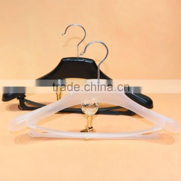 Wholesale easy plastic clothes/coat/suit hanger for suit display