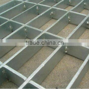 factory Anniversary promotion (ISO 9001)hot dip galvanized serrated steel bar grating