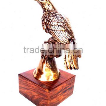 BRONZE FINISH EAGLE STATUE ON WOOD BASE FOR HOME DECORATION