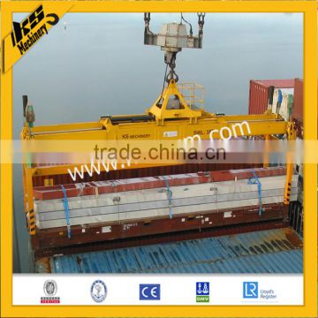 Hydraulic adjustable container spreader with hook