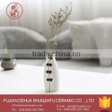 Unique Design Ceramic Vase For Modern Home Decor