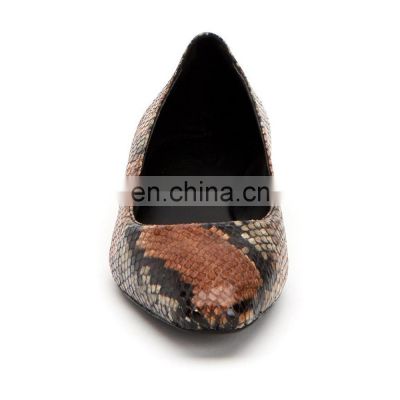 Latest ladies footwear design snake print sandals shoes leather sole slip on shoe women flat (LAJft0004)