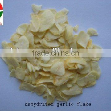 yellow garlic flakes