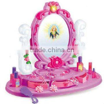 661-27 Girls Plastic Vanity Mirror