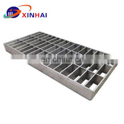 Industrial Enjineering Building Materials Galvanized Serrated Grating Safety Steel Grid / Grille Grates low price