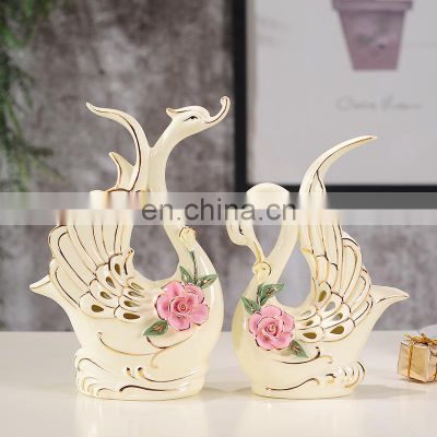 Wholesale simple ceramic swan ornaments European and American style home interior cabinet decorations