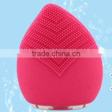 Home use facial cleaner silicone cleaning brush rechargeable Reduces cellulite